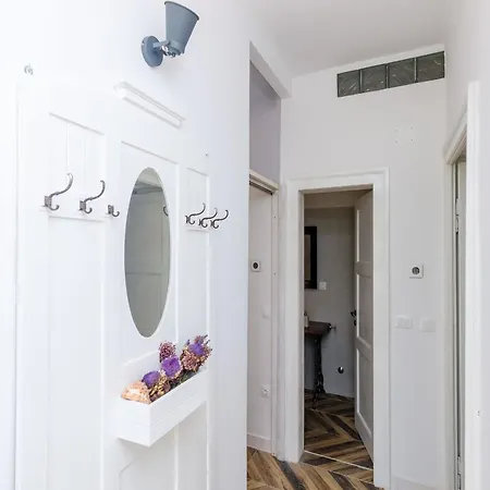 Apartment Eos & Vespera - One Bedroom With Terrace And Garden View Eos Isto Ni