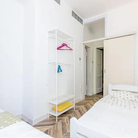 Eos & Vespera - One Bedroom With Terrace And Garden View Eos Isto Ni Apartment