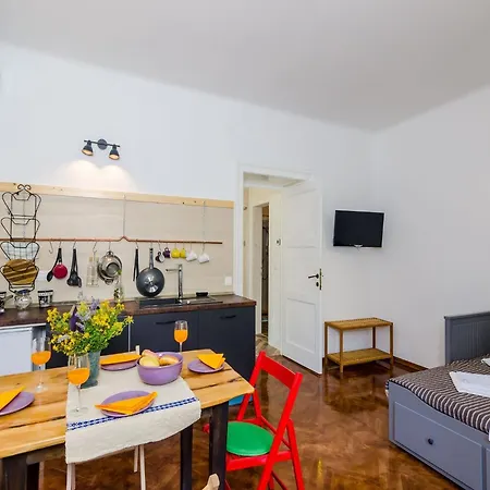 Apartment Eos & Vespera - One Bedroom With Terrace And Garden View Eos Isto Ni
