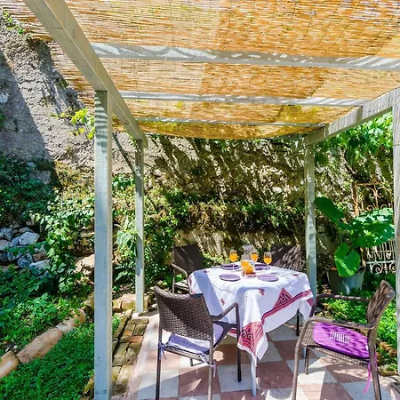 Apartment Eos & Vespera - One Bedroom With Terrace And Garden View Eos Isto Ni *