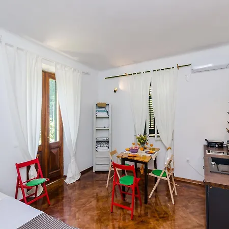 Apartment Eos & Vespera - One Bedroom With Terrace And Garden View Eos Isto Ni *