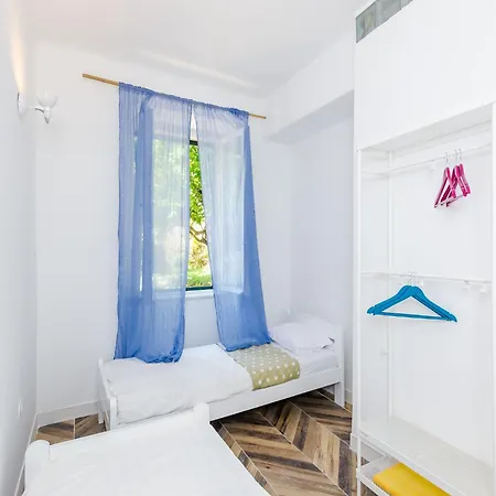 Eos & Vespera - One Bedroom With Terrace And Garden View Eos Isto Ni Apartment