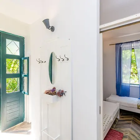 Eos & Vespera - One Bedroom With Terrace And Garden View Eos Isto Ni